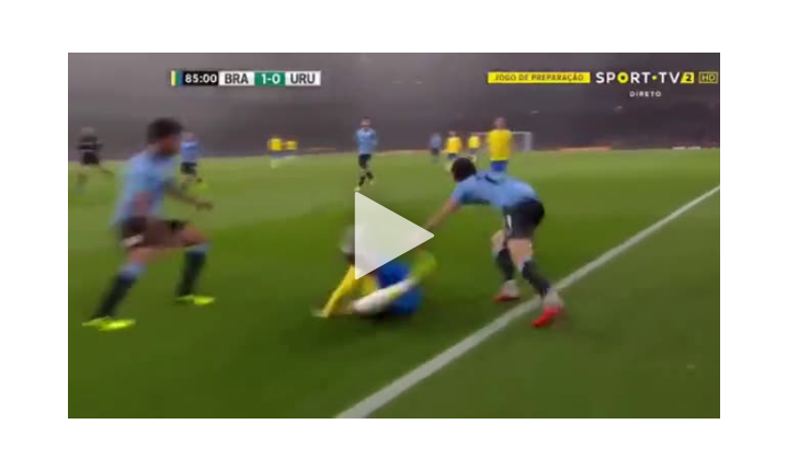 STARCIE Cavaniego z Neymarem [VIDEO]